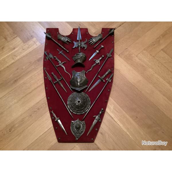 Panoplie poque milieu 19 eme sicle.