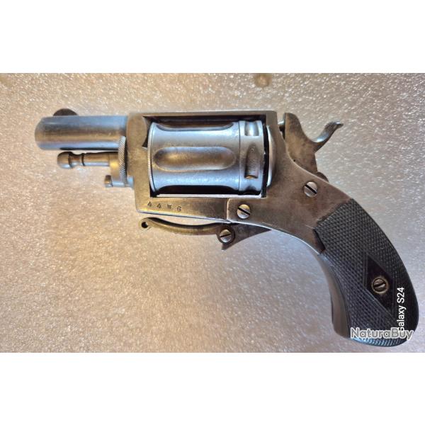 Revolver 6 mm PN en trs bon tat d'origine. Apte aux tirs voir ma description