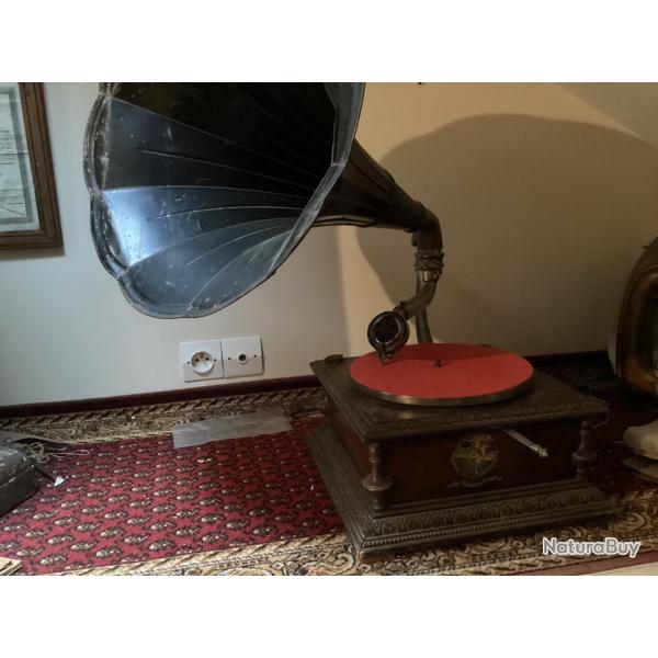 Phonographe  pavillon dbut 20 eme sicle Pathephone Girard et Boitte.