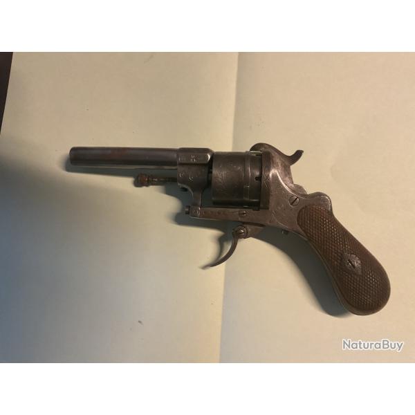 Revolver  broche calibre 7 mm Lefaucheux