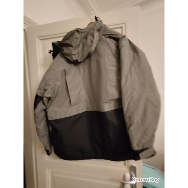 Vends tenue trs chaude complte pour afft hiver