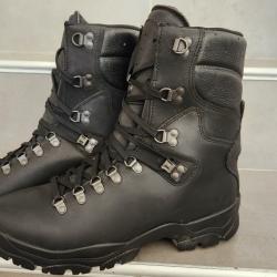 Chaussures Meindl neuves T43