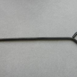 baguette de nettoyage pour pistolet ou revolver militaire.