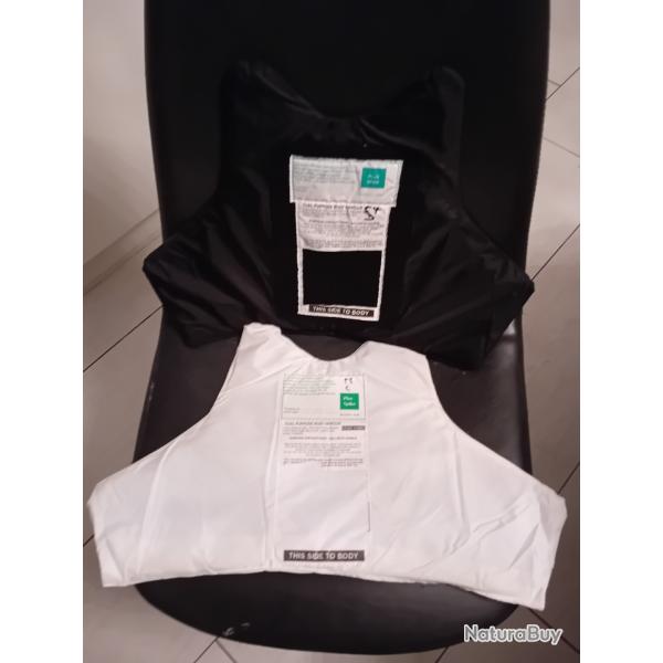 Enchre lot de 2 plaques balistiques 3a contre les armes de poings et les lames  44X33 et 47x30 cm