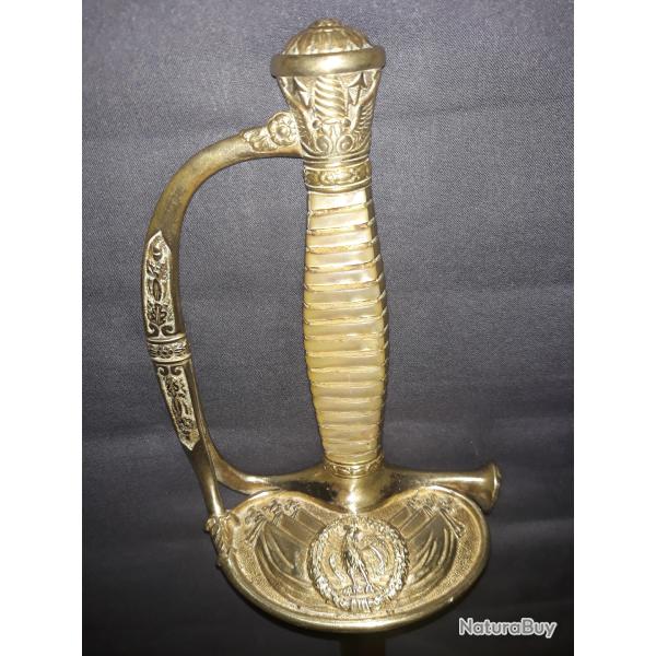 Epee d officier Monarchie de juillet orn du coq et de six drapeaux