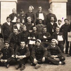 CPA -Photographie d'un groupe de soldats N&deg;4317