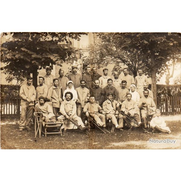 CPA -Photographie d'un groupe de soldats N�4318