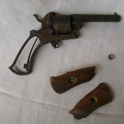 REVOLVER ANCIEN A BROCHES 6 COUPS A RESTAURER