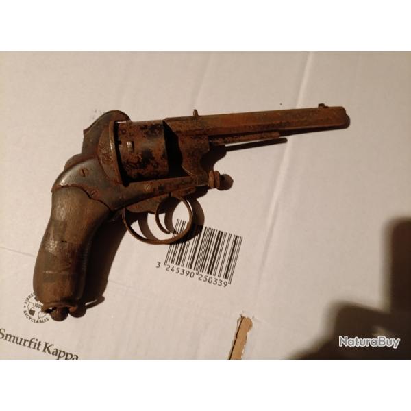 Chamelot Devigne a broche