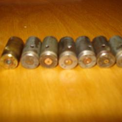 7 étuis NEUTRALISES cal .45 ACP : 6 WW.2, 1 WW.1
