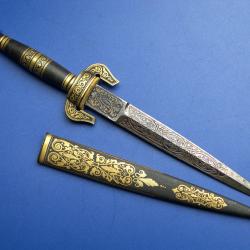 EXCEPTIONNELLE DAGUE 19 iem , Typée Orientale ; Shamshir-karabela Perse , lame de Toléde.