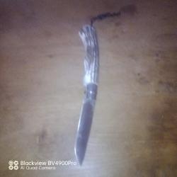 Opinel cerf no12 ....leger defaut!!Bien lire l annonce.