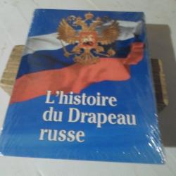 LIVRE  L'HISTOIRE DU DRAPEAU RUSSE