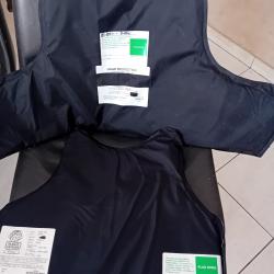 Enchère lot de 2 plaques balistiques contre les armes de poings et les lames HAWK 72X39 et 44x38 cm