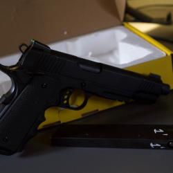 Army Armament 1911 R32 + Chargeur long Tokyo Marui