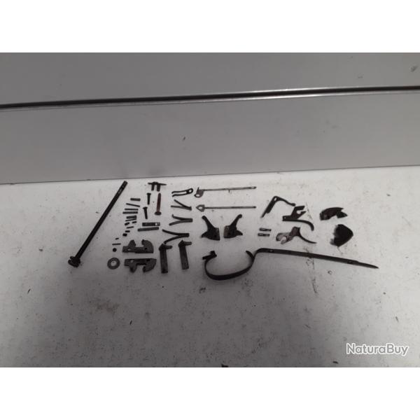 Lot de diverses pieces pour fusil superpose japonais cal.12/70