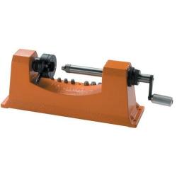 UNIVERSAL CASE TRIMMER WITH CARBIDE CUTTER & 9 PILOT MULTI-PACK LYMAN