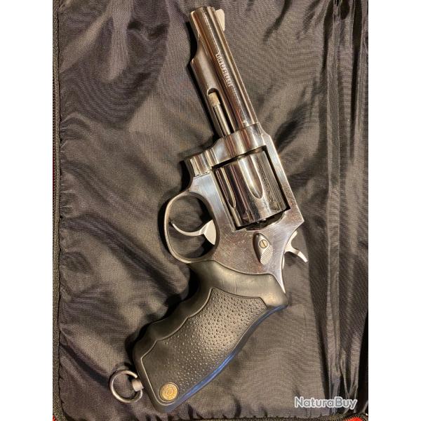 TAURUS 82 S - calibre 38 sp�cial