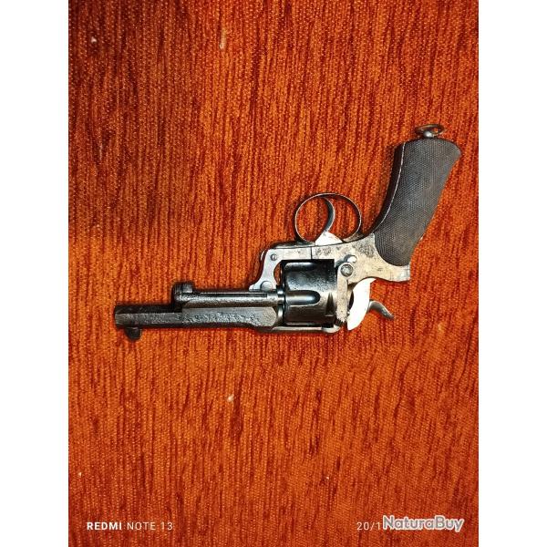 Revolver Fagnus Maquaire 11.73Mcanique  bois parfait.extrieur  refaire.