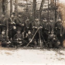 CPA -Photo - Un Groupe Soldats  - N&deg;4321