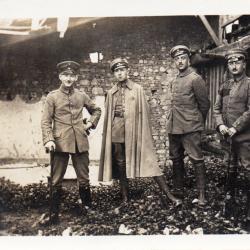 CPA -Photo - Un Groupe Soldats Allemands - N&deg;4321