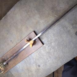 Epee de cour 18eme , lame grav&eacute;e