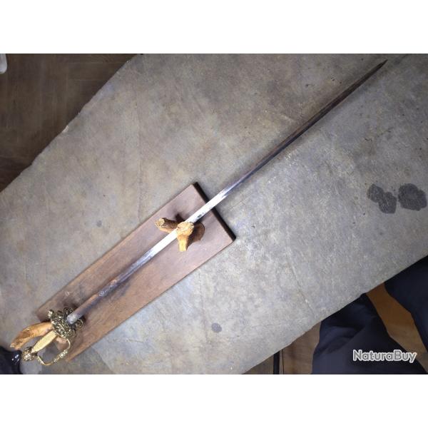 Epee de cour 18eme , lame grav�e