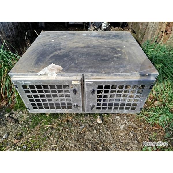 Vend caisse  chien atemis