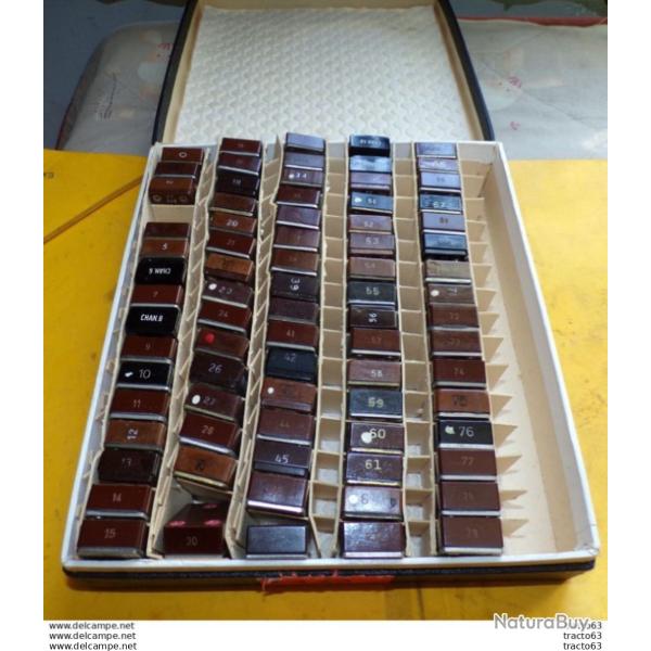 RADIO : BOITE DE 78 QUARTZ POUR APPAREIL RADIO U.S BC 620 ,PLUSIEURS FABRICANTS, POIDS TOTAL 2 KILO