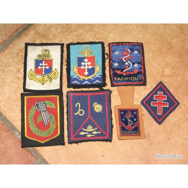 Lot d'insignes en tissu des Troupes de Marine.