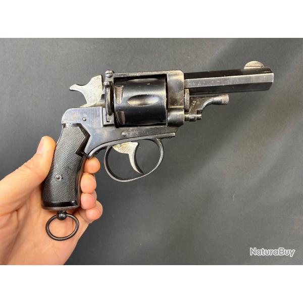 REVOLVER 6 coups de fabrication ALLEMANDE OU SUISSE calibre 8mm92