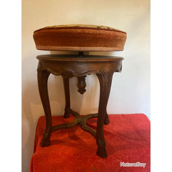Tabouret de piano 19 e en noy  pour relais de chasse !