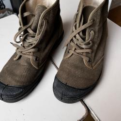 Chaussures de brousse,pataugas , « opération castor 1953 » chaussures commémorative.Indochine.