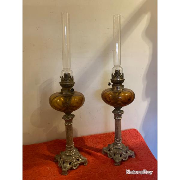 Paire de lampes  ptrole 19 E.