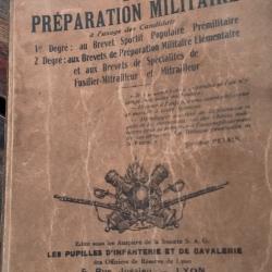 Livre préparation militaire de 1939 . Collection .
