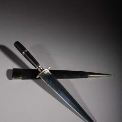 stylet corse poign&eacute;e en &eacute;b&egrave;ne 186