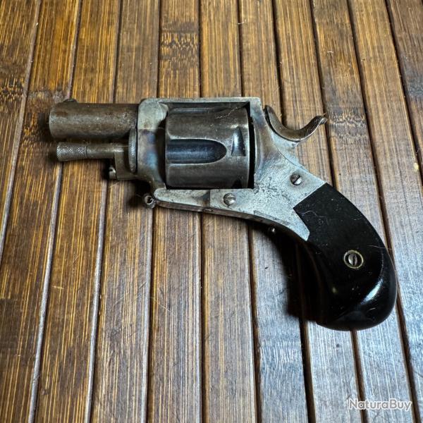 BEAU MINI  BULLDOG REVOLVER DE GOUSSET 5 COUPS CALIBRE 320