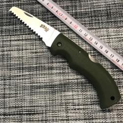 Couteau de jardinier lame dentée