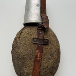 Ancienne gourde militaire