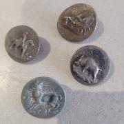 Lot De 2 Plaques De Boutons Anciens 'Nouveautés De Paris' - Diamètre 22 Mm - Plastique