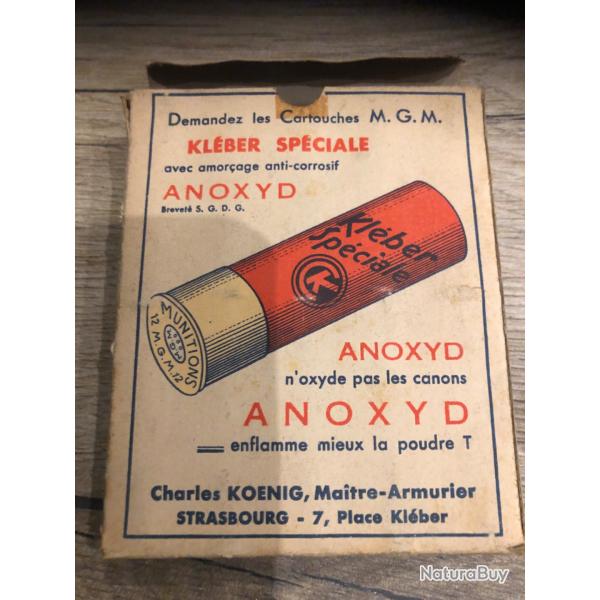 Une bote de cartouche 12/70 plomb 12 en carton