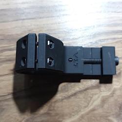 Fixation picatinny 90° pour accessoires