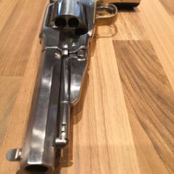 Remington 1858 inox sheriff uberti avec poudre noire boulet amorce et kit de tir intérieur