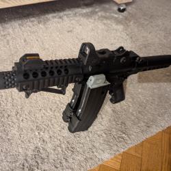 CROSMAN AP-4  FULL AUTO BLOWBACK+ CHARGEUR SUPP + ACCESSOIRES OPTION