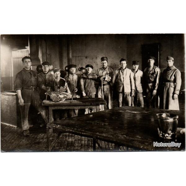 CPA -Photo - Un Groupe Soldats - N4325