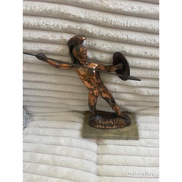 Statuette repr�sentant Leonidas, patine cuivr�e sur de marbre