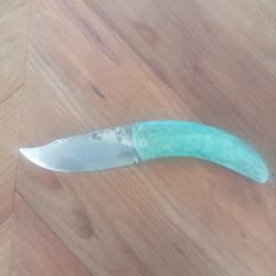 Couteau pliant deux clous forgé en acier carbone bois bouleau marbré vert