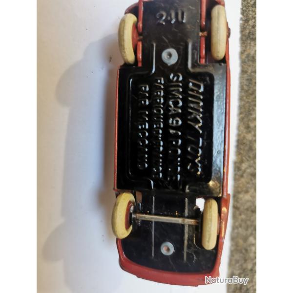 Dinky toys 24 U Simca Aronde Taxi.
