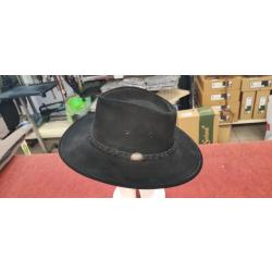 CHAPEAU en cuir noir - T XL - neuf