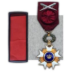 ABL : RARE OFFICIER AVEC &Eacute;P&Eacute;ES DE L'ORDRE DE LA COURONNE BELGE XX ORIGINAL